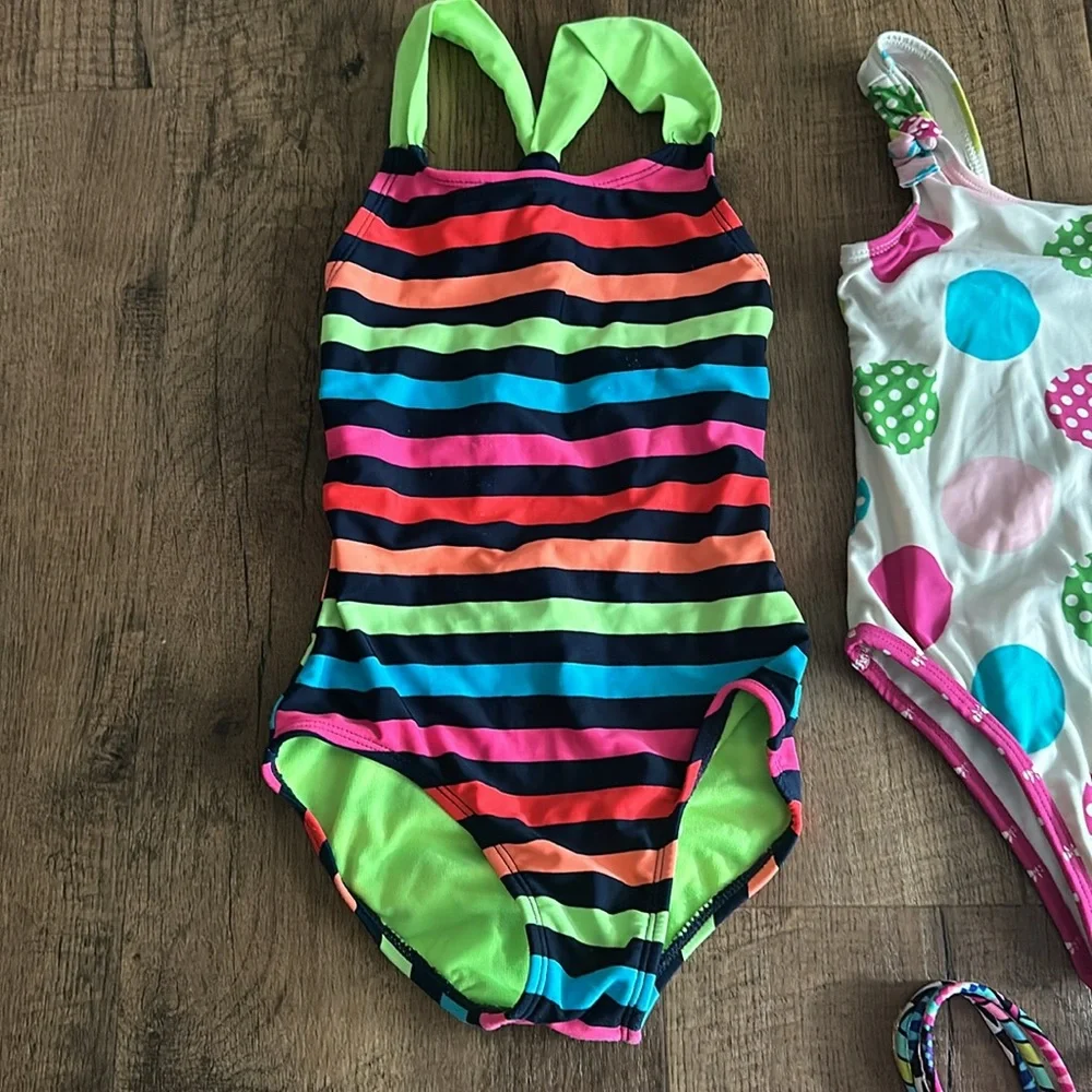 Youth Girl’s size XS/Small swimsuits/swimwear Lot Disney store, Souris Mini, etc